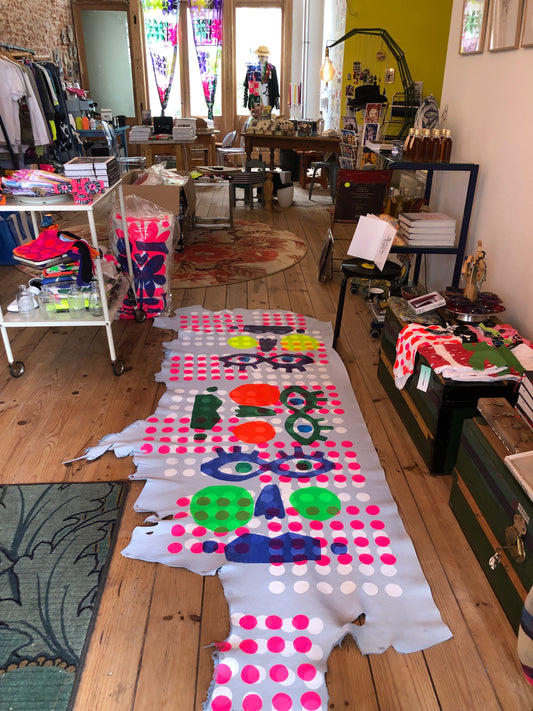 For your table  or on the floor